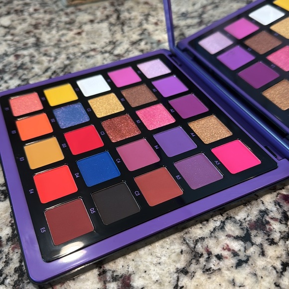 RARE! ABH Norvina Collection Pro Pigment Palette Vol. 1 - Picture 4 of 12